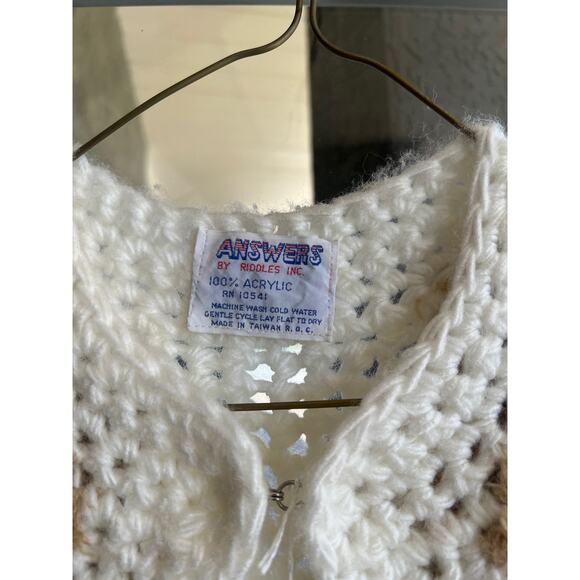 Vintage 1970s chunky knit acrylic Answers by Riddles sweater vest size medium - Picture 2 of 4